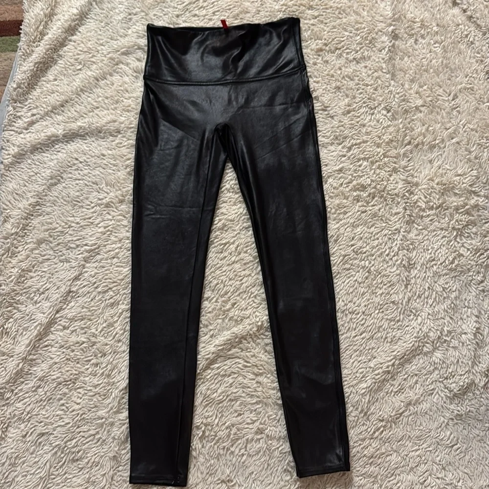 SPANXshape™ Faux Leather
Leggings size Large - Picture 4 of 13
